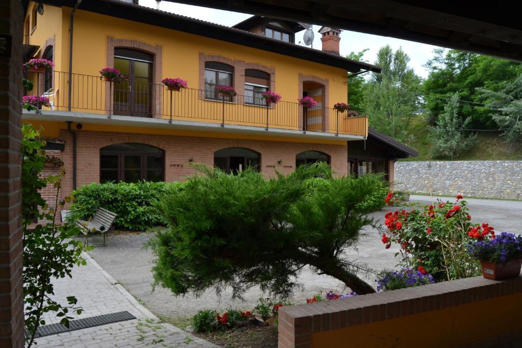 Niella TanaroTrattoria Vecchio Mulino住宿加早餐旅馆 外观 照片